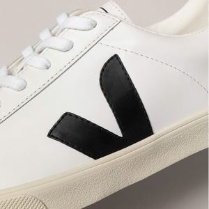 Veja Esplar Black and White (US 7)